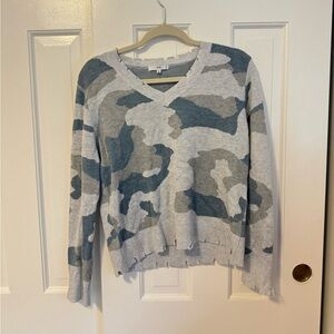 Fate V neck sweater